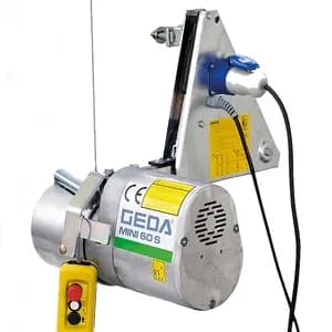 Stavební vrátek — Lešení Pflanzer